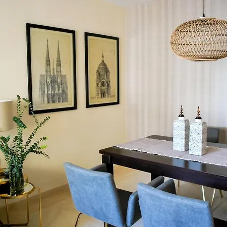 Homely Malagueta Junto Al Mar, Parking Privado Bajo Suplemento Malaga