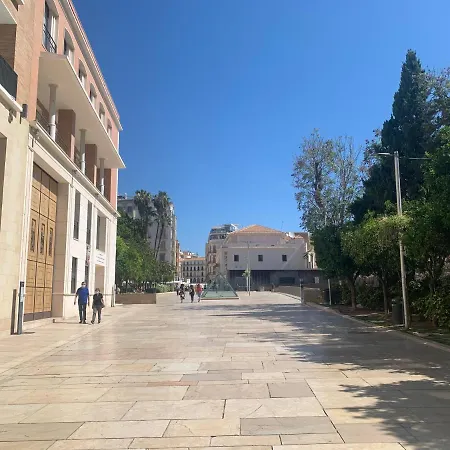 Homely Malagueta Junto Al Mar, Parking Privado Bajo Suplemento Apartment Malaga